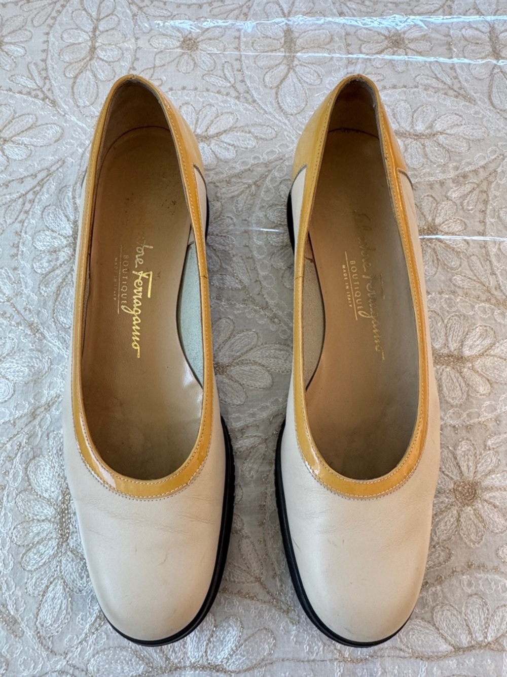 Salvatore Ferragamo Cream Leather Flats with Yellow Trim